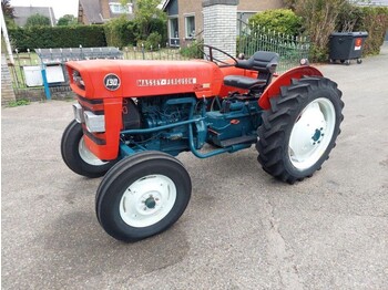 Трактор MASSEY FERGUSON 100 series