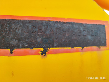 Колёсный погрузчик JCB 409