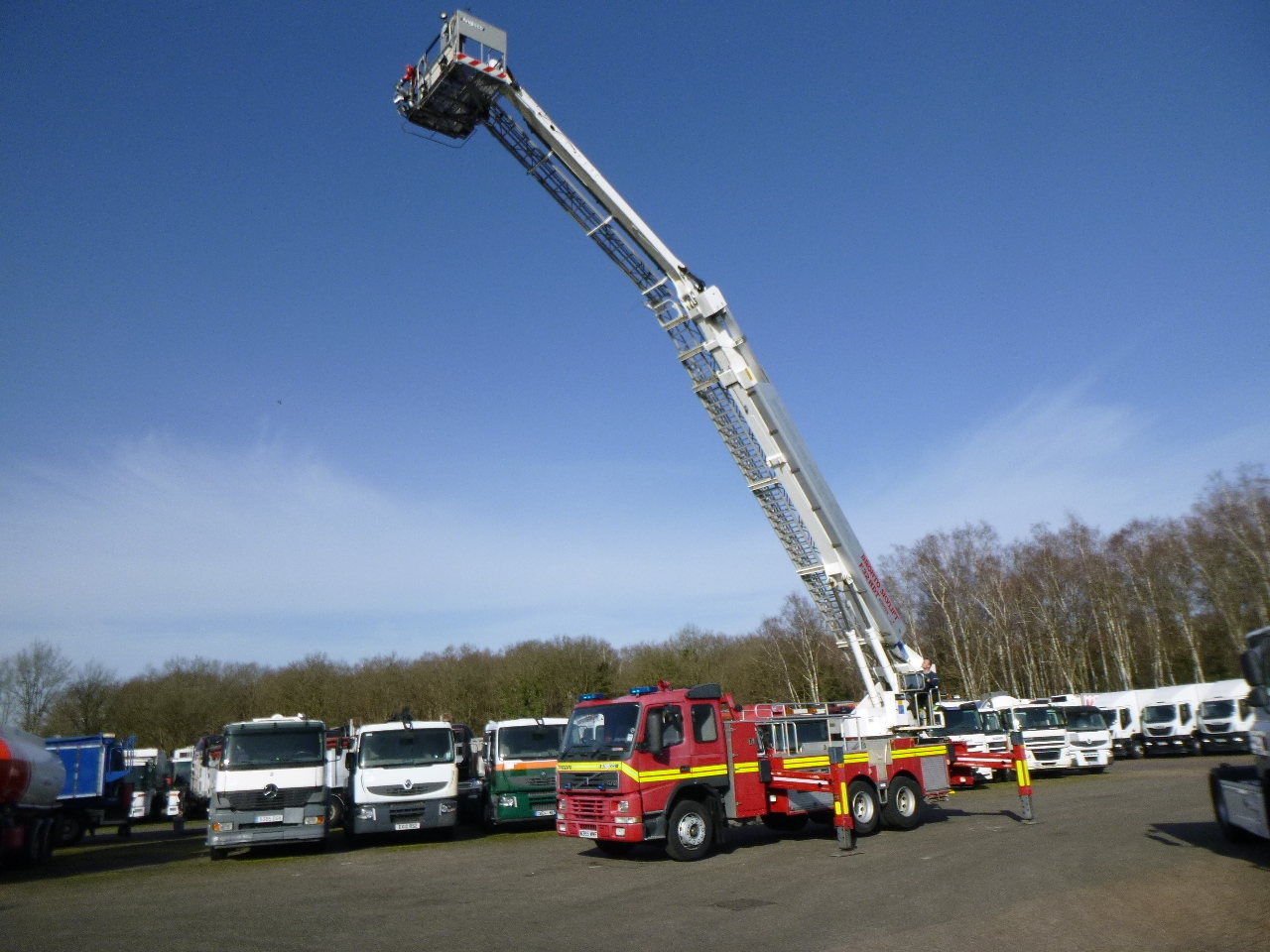 Пожарная машина Volvo FM12 6x4 RHD Bronto Skylift F32HDT Angloco fire truck: фото 5