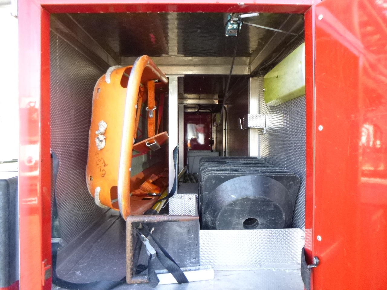Пожарная машина Volvo FM12 6x4 RHD Bronto Skylift F32HDT Angloco fire truck: фото 19