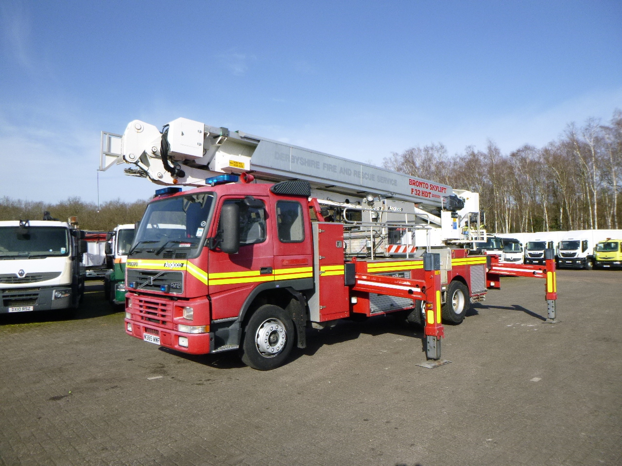 Пожарная машина Volvo FM12 6x4 RHD Bronto Skylift F32HDT Angloco fire truck: фото 6