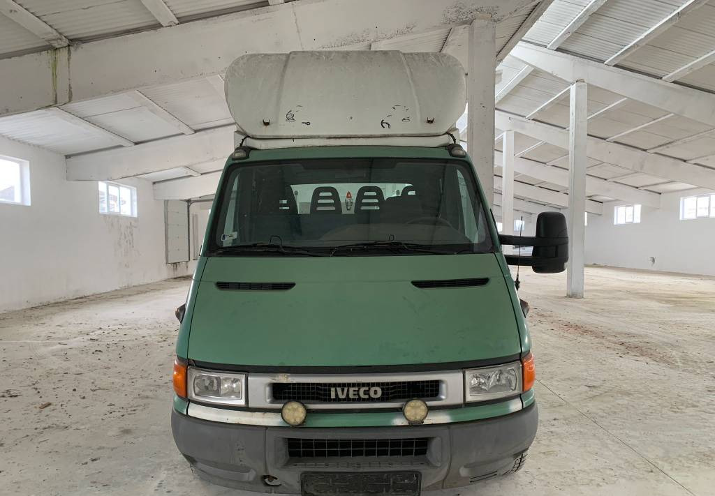 Малотоннажный седельный тягач, Грузопассажирский фургон Iveco 3551: фото 3