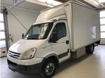 Малотоннажный фургон Iveco Daily 35C15