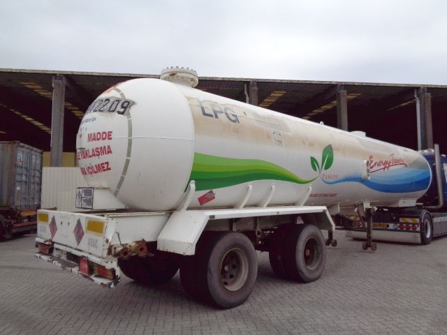 Полуприцеп-цистерна для транспортировки топлива Diversen ISISAN 45M3: фото 3