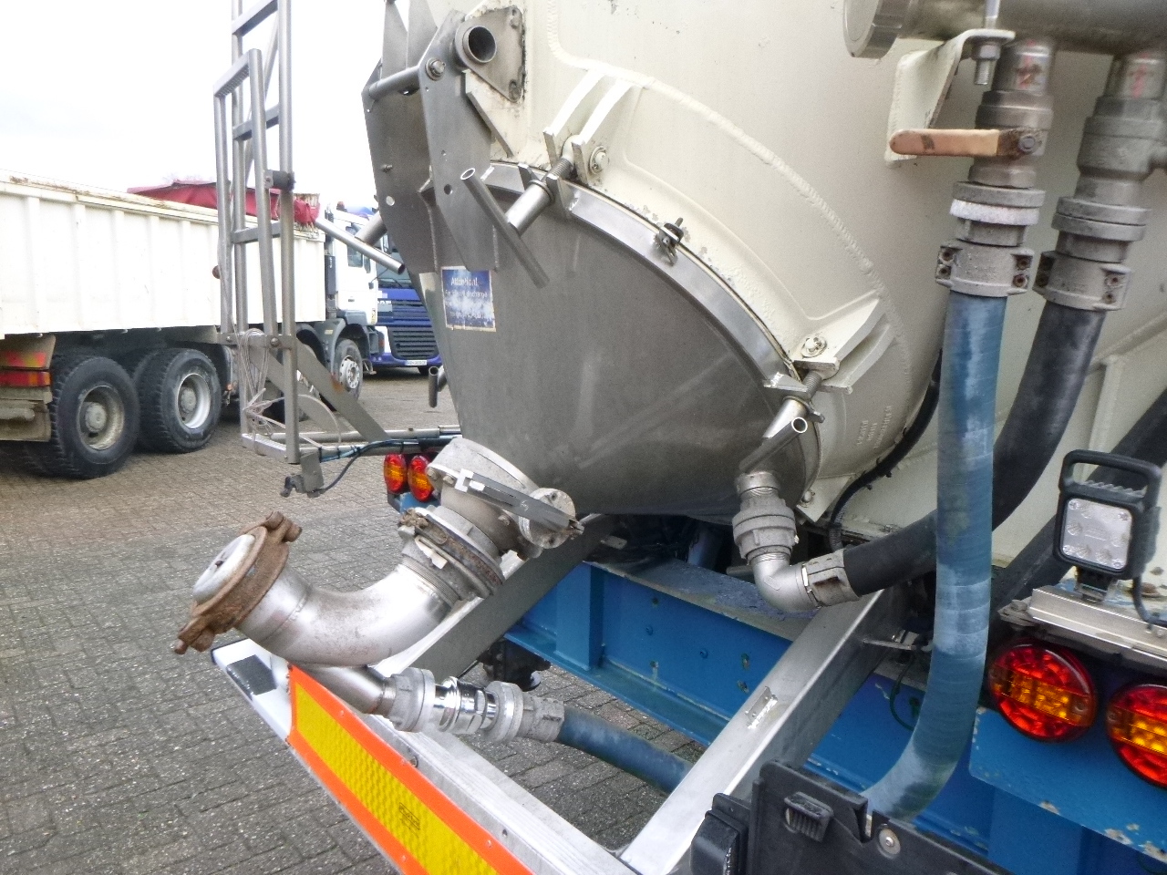 Полуприцеп-цистерна для транспортировки муки Feldbinder Powder tank alu 60 m3 (tipping): фото 13