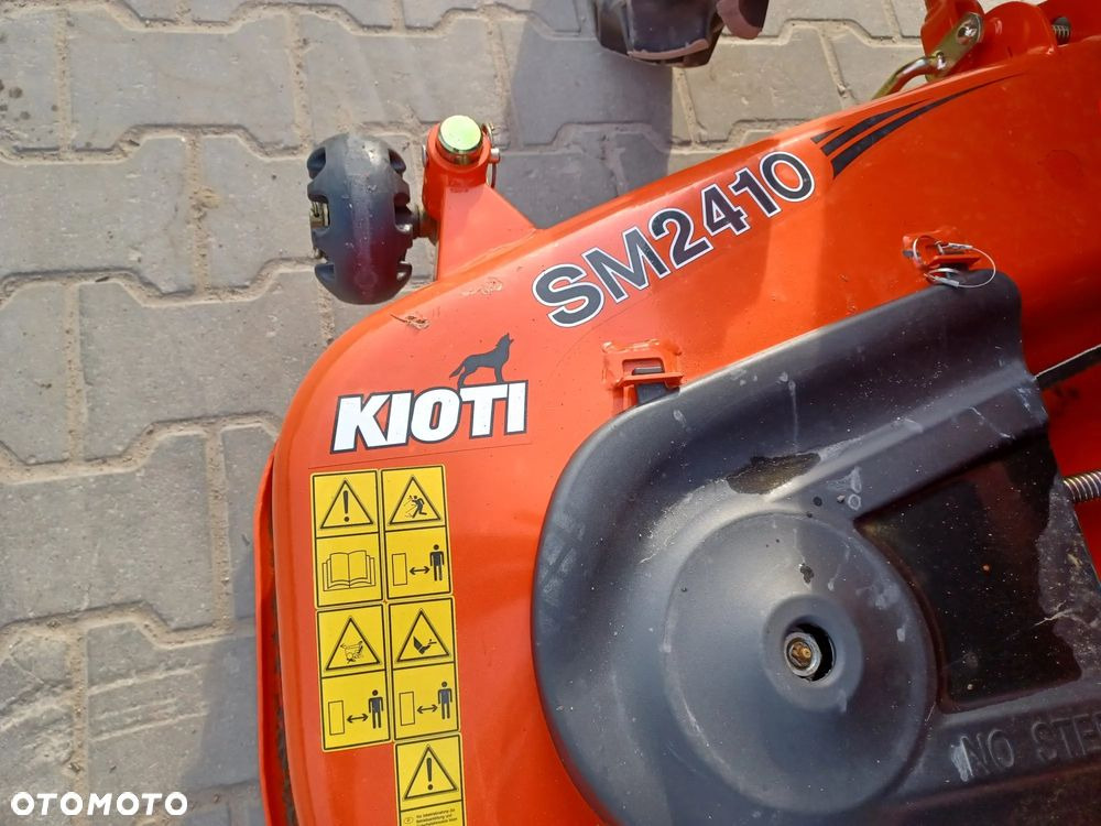 Трактор Kioti CS2520H: фото 9