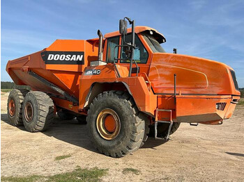 Внедорожный самосвал Doosan DA40 knickgelenkter Dumper 6x6