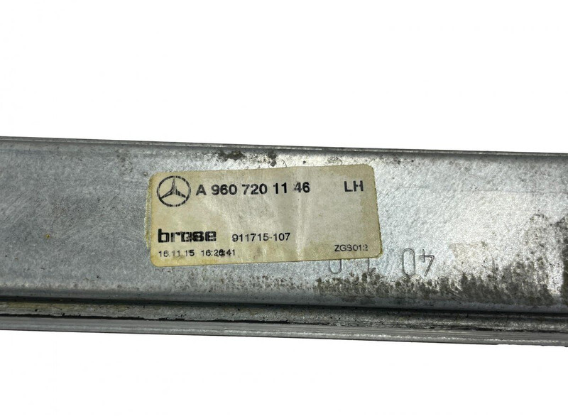 Стеклоподъёмник Mercedes-Benz Actros MP4 1848 (01.12-): фото 6
