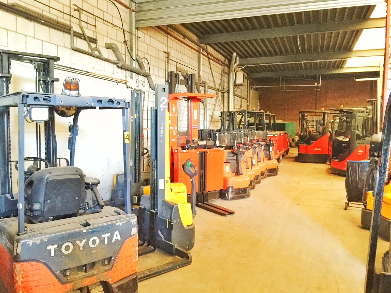 Van den Bosch vorkheftrucks B.V. undefined: фото 5