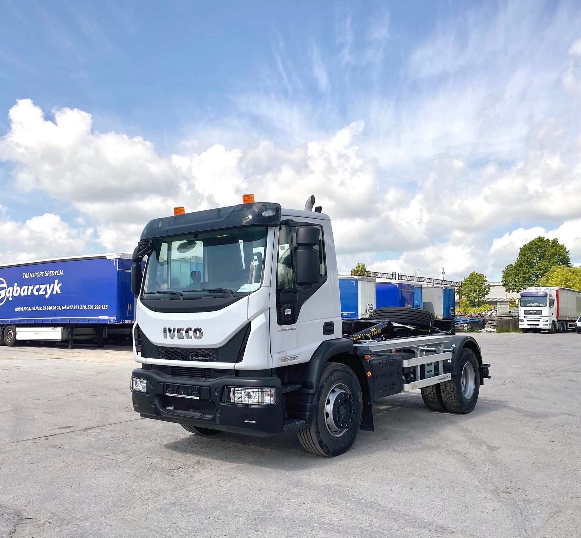 KING Vehicle Body Builder - Грузовики MITSUBISHI - Год: 2025 undefined: фото 3