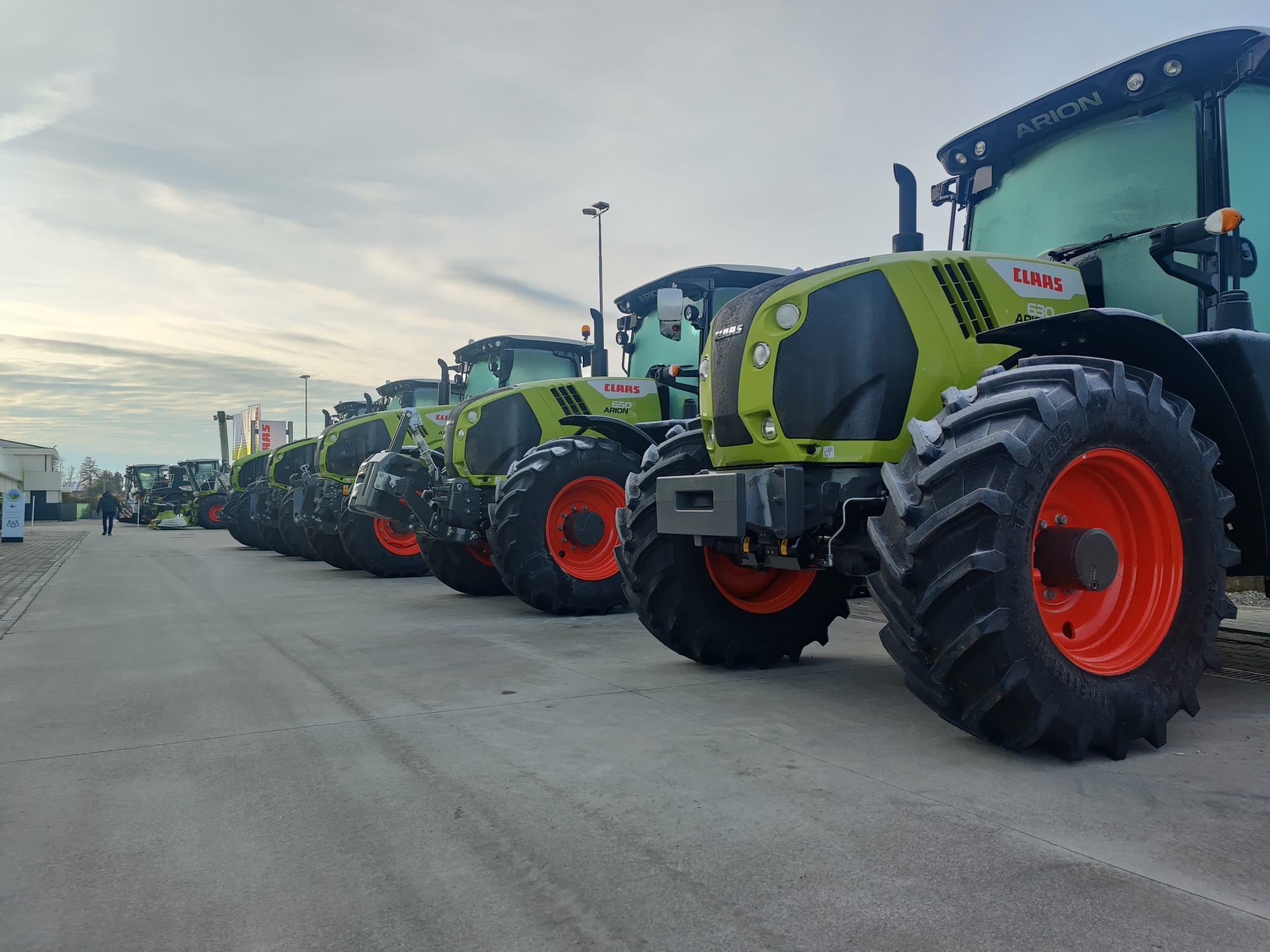 CLAAS Agricoltura S.r.l - Сельскохозяйственная техника MASSEY FERGUSON undefined: фото 2