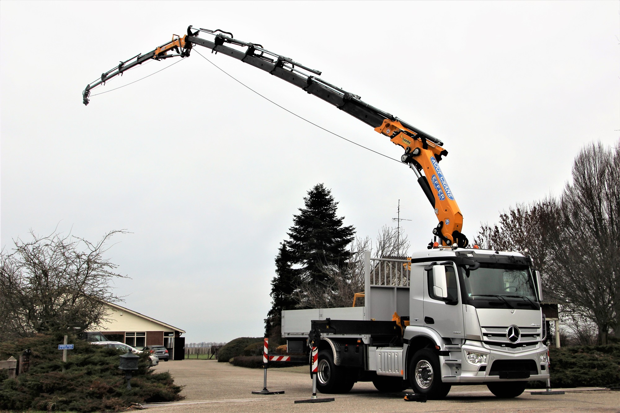 Handelshuis Deko BV - Лёгкие коммерческие автомобили MERCEDES-BENZ undefined: фото 2