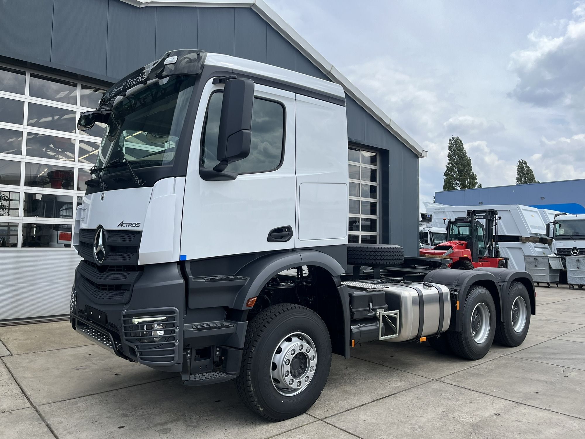 TMH Trucks undefined: фото 3