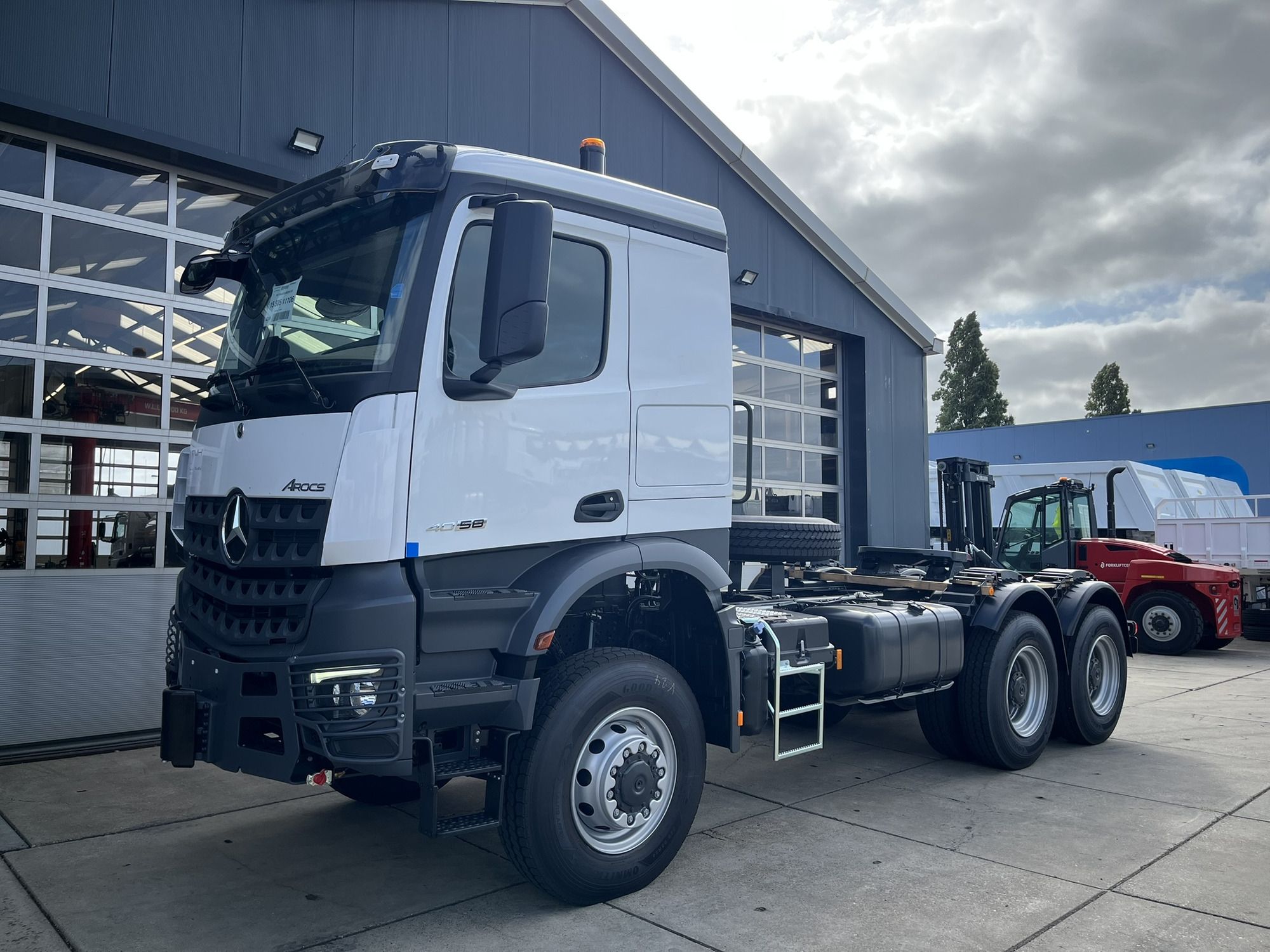 TMH Trucks undefined: фото 10