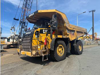 Карьерный самосвал CATERPILLAR