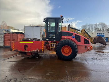 Компактор CATERPILLAR