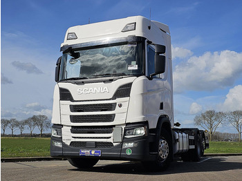 Грузовик-контейнеровоз/ Сменный кузов SCANIA R 450