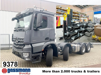 Крюковой мультилифт MERCEDES-BENZ Arocs 3251