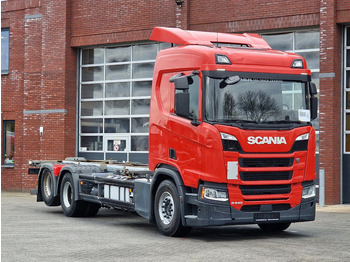 Грузовик-контейнеровоз/ Сменный кузов SCANIA R