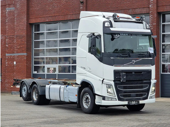 Грузовик-контейнеровоз/ Сменный кузов VOLVO FH13 540
