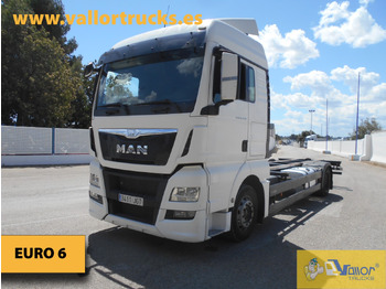 Грузовик-контейнеровоз/ Сменный кузов MAN TGX 18.440