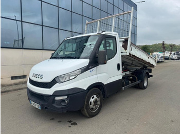 Малотоннажный самосвал IVECO Daily 35C15