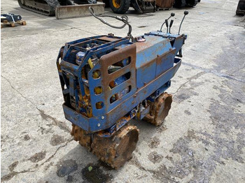 Каток тротуарный