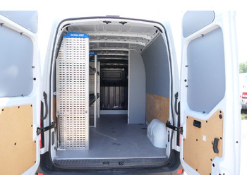 Цельнометаллический фургон RENAULT Master
