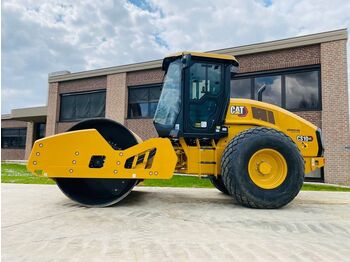 Компактор CATERPILLAR