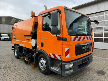 Подметально-уборочная машина MAN