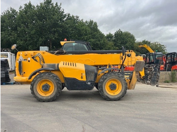 Телескопический погрузчик JCB