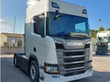 Тягач SCANIA R 460