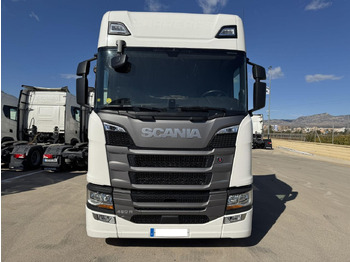 Тягач SCANIA R 460