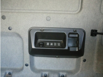 Грузовик с закрытым кузовом Iveco EuroTech 190E40 4x2 Euro Tech 190E40, Möbelkoffer, 49 cbm: фото 2