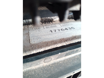 : фото в шапке страницы