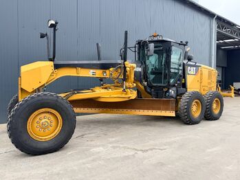 Грейдер CATERPILLAR 140M