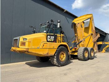 Сочленённый самосвал CATERPILLAR 730C2