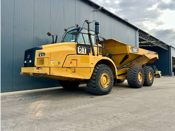 Сочленённый самосвал CATERPILLAR