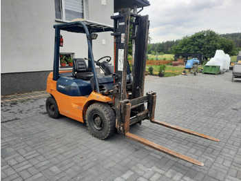 Дизельный погрузчик TOYOTA FDF 25