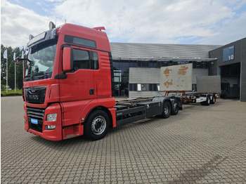 Грузовик-контейнеровоз/ Сменный кузов MAN TGX 26.500