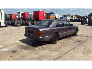 Седан Mercedes-Benz E-Klasse 200 (GERMAN CAR / VOITURE D'ALLEMAGNE / ESSENCE / PETROL / MANUAL): фото 5 Седан Mercedes-Benz E-Klasse 200 (GERMAN CAR / VOITURE D'ALLEMAGNE / ESSENCE / PETROL / MANUAL): фото 5