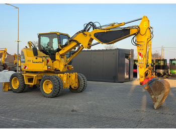 Колёсный экскаватор KOMATSU