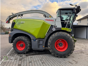 Кормоуборочный комбайн CLAAS Jaguar 970