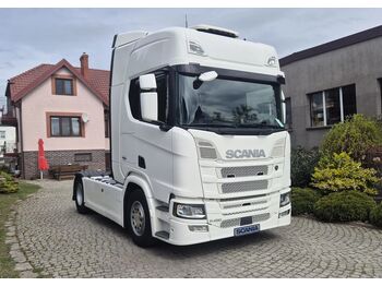 Тягач Scania R450: фото 3