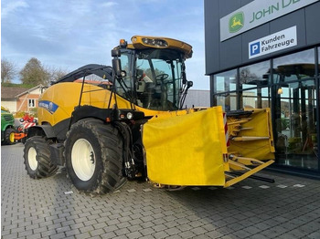 Кормоуборочный комбайн NEW HOLLAND