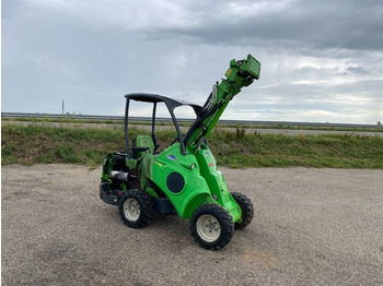 Компактный фронтальный погрузчик Avant M 528 EIPTT /Certificat CE endommagée: фото 4