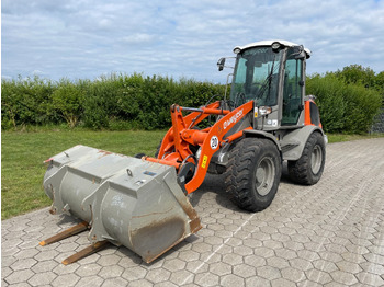 : фото в шапке страницы