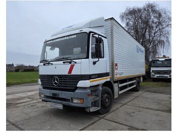 Грузовик с закрытым кузовом MERCEDES-BENZ Actros 1831