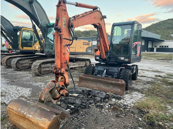 Колёсный экскаватор DOOSAN