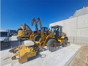 Колёсный погрузчик CATERPILLAR 926M